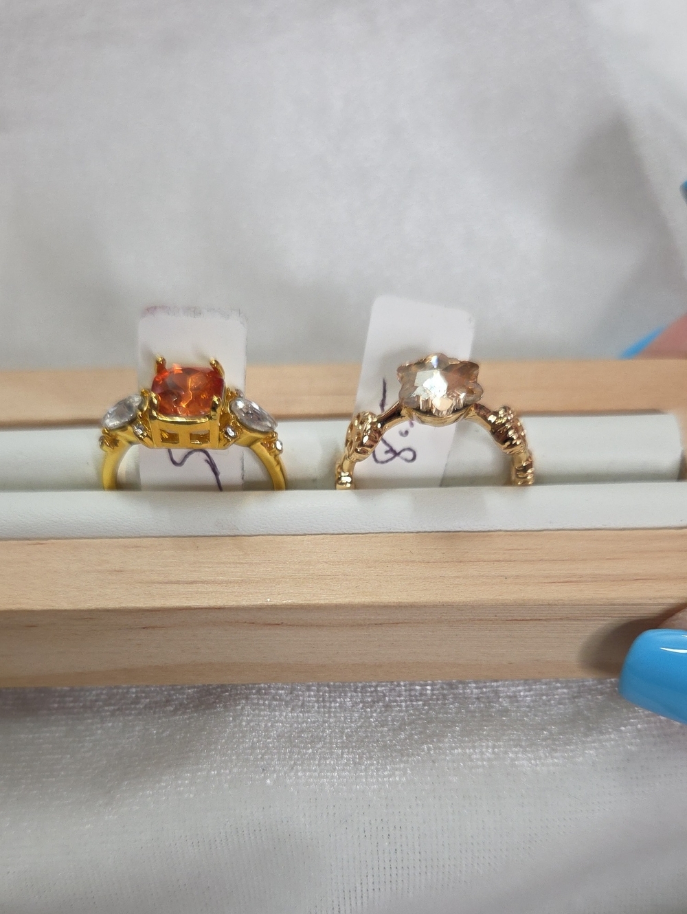 Lot of 2 Fashion Rings Orange Square Setting Gold Snowflake Setting Rings Sz 8.5 - Picture 6 of 7